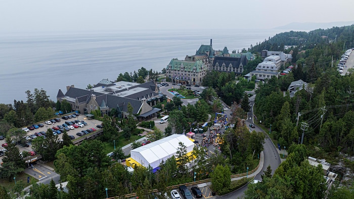 Photo aérienne du site du complexe Hôtel-Casino Charlevoix.