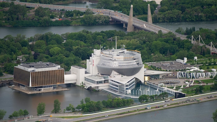 Vue aérienne du Casino de Montréal.