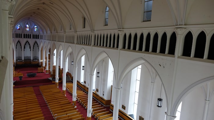 Vue de la nef à partir de la galerie
