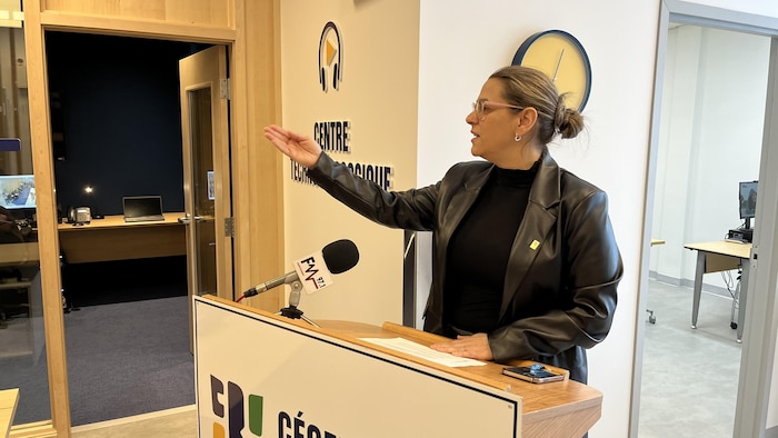 Stéphanie Coll parle.