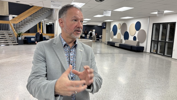 Jean-François Léveillé dans le Cégep de Shawinigan.