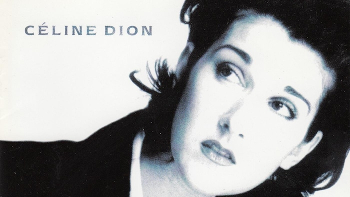 La chanteuse airs sur une pochette d'album en noir et blanc.