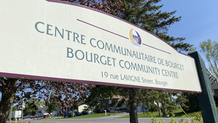 La pancarte du centre communautaire de Bourget.