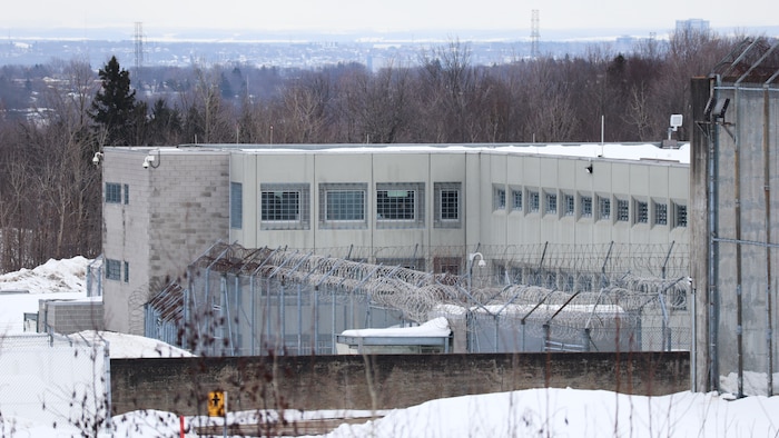Le centre de détention de Québec l'hiver.