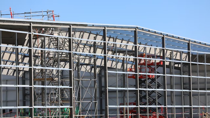 Un chantier en construction pour le centre de données d'intelligence artificielle de Bell dans la municipalité rurale de Sherwood près de Regina.