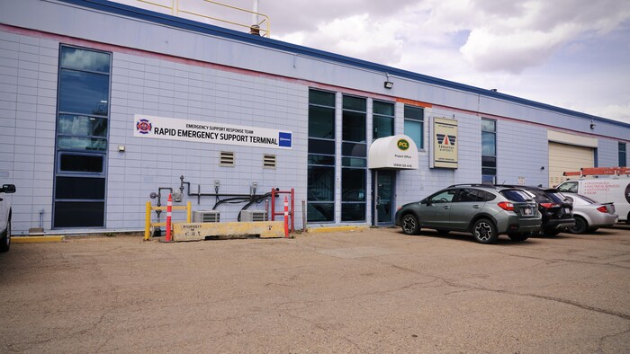 La façade du centre REST à Edmonton le 14 mai 2025.