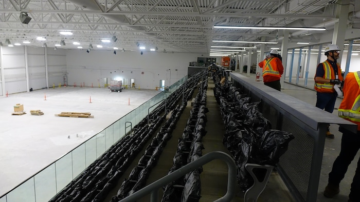 Un chantier de construction d'aréna.