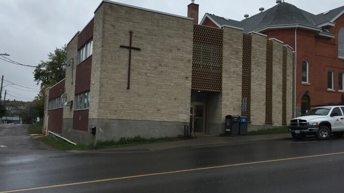 L'édifice abritant le refuge pour sans-abri de Kenora.