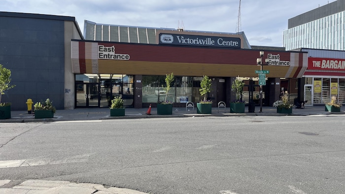 L'entrée est du Centre Victoriaville.