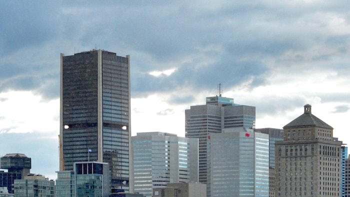 Des tours de bureaux dans le centre-ville de Montréal.