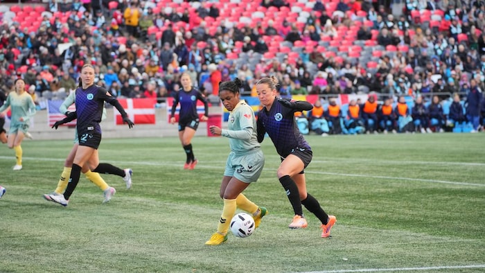 Le CF Rapide d'Ottawa a affronté le Rise de Vancouver sur la pelouse du stade de la Place TD, samedi 8 novembre.