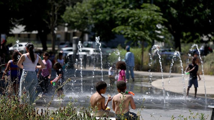 First heat wave in the east of the country with a humidx of 45 First heat wave in the east of the country with a humidx of 45