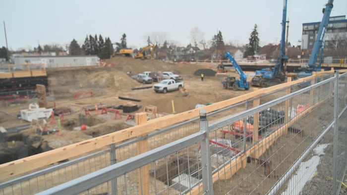 Des projets immobiliers le long du trajet du train léger se multiplient depuis la mise en service de la ligne Valley à Edmonton.