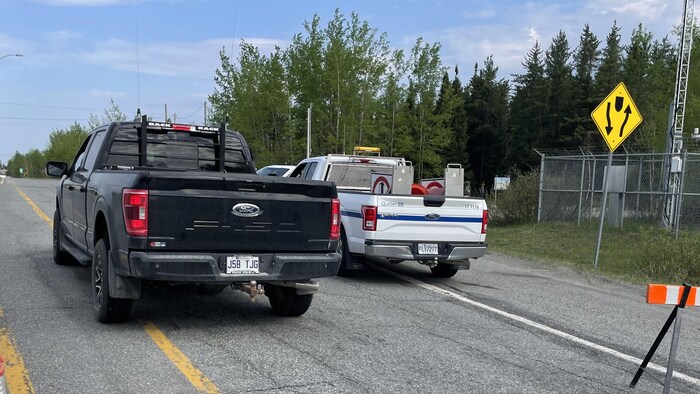 Deux camions bloquent la route à Chapais.