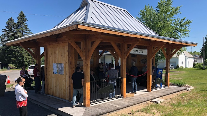 Bâtiment en bois de la gare de train