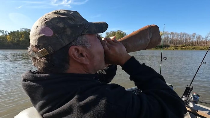 Omar Constant, un chasseur de la nation Cree d'Opaskwayak.