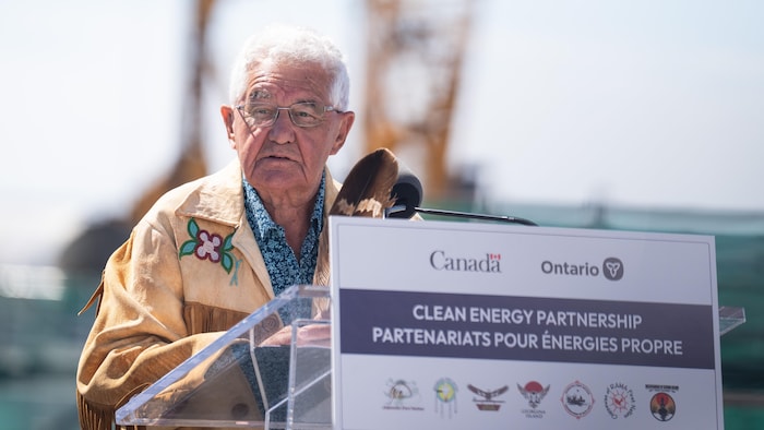 Keith Knott prend la parole lors d'une annonce sur le site du projet de nouvelle centrale nucléaire de Darlington à Courtice (Ontario), le mardi 23 juin 2026.