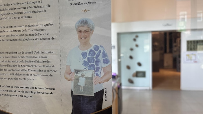 Marjorie Goodfellow photographiée sur l'affiche.