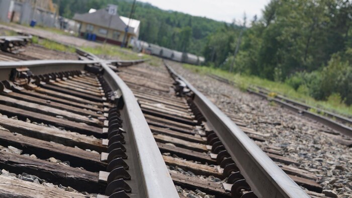Le rail, à la gare de New Richmond, en Gaspésie