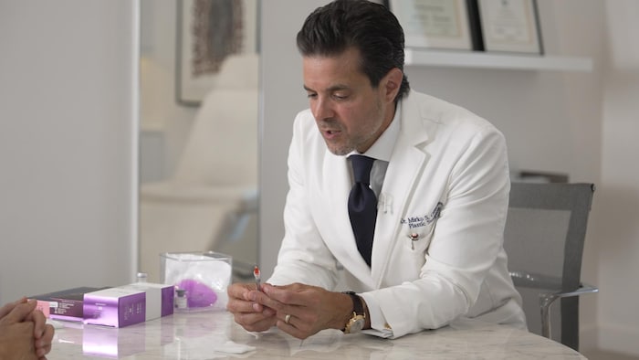 Le Dr Mirko Gilardino, chirurgien plasticien, Clinique Le 1620.