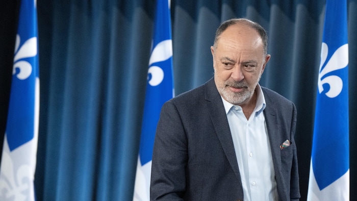 Minister Christian Dubé at the Press Gallery of the Parliament of Quebec.