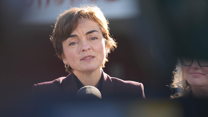Christine Fréchette en point de presse.