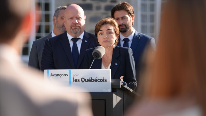 Christine Fréchette et Ian Lafrenière en point de presse.