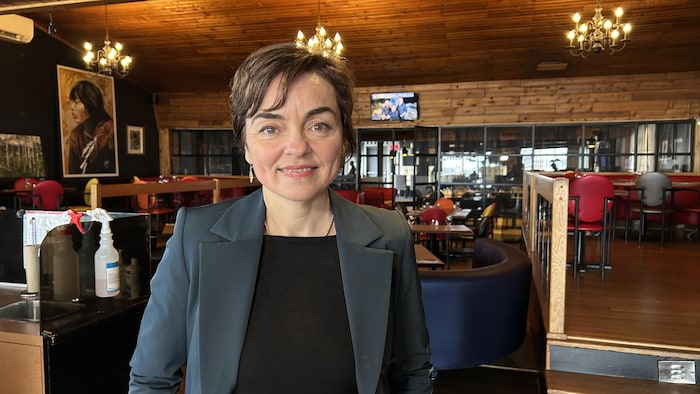 Christine Fréchette sourit.