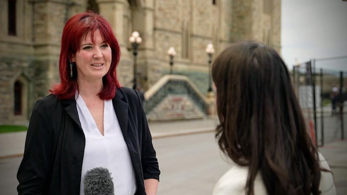 Christine Normandin en entrevue avec la journaliste Laurence Martin.