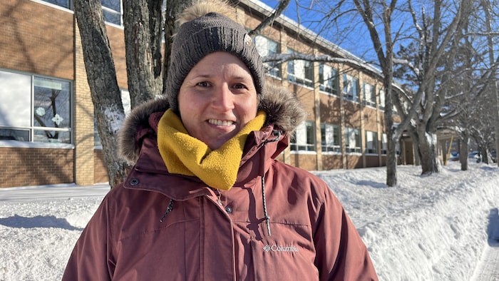Cindy Comeau sourit pour la photo. 