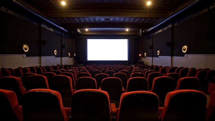 Les salles de cinéma du Québec se vident