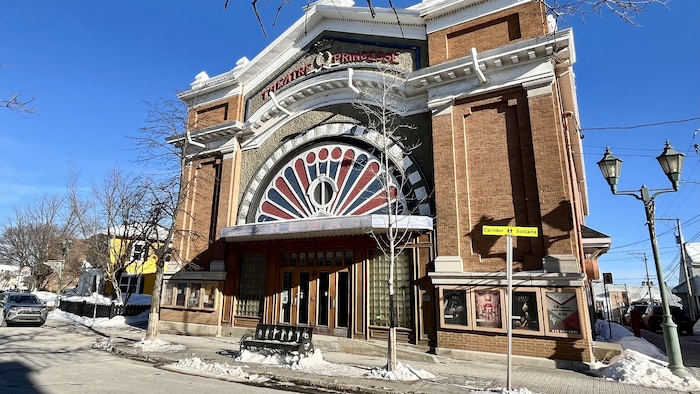 L'extérieur du Cinéma Princesse de Rivière-du-Loup.