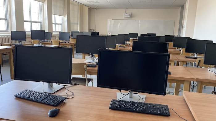 Un laboratoire informatique du cégep de Rimouski.