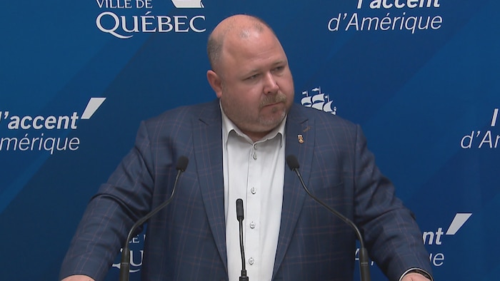 Claude Villeneuve, chef de l'opposition à l'hôtel de ville de Québec