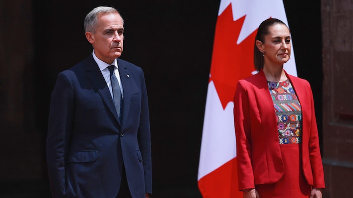 La présidente du Mexique, Claudia Sheinbaum, accueille le premier ministre canadien, Mark Carney, lors d'une visite officielle