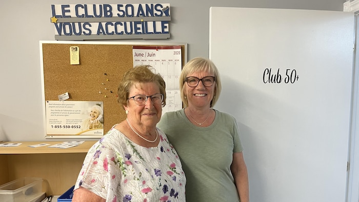 Portraits de Robéa Cormier et de Réjeanne Doiron dans le Club 50+.