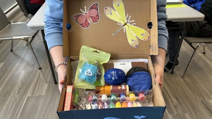 Un coffret à coloriage. 