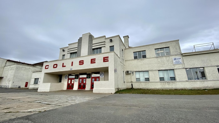 L'extérieur du Colisée de Trois-Rivières, situé au parc de l'Exposition.