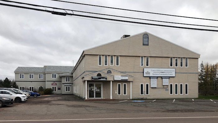 La façade du campus de Wellington du Collège de l'Île.