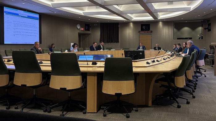 Un comité spécial de l’Assemblée législative de l'Alberta portant sur la campagne d’initiative citoyenne Canadiens pour toujours (Forever Canadian, en anglais) le 21 mai 2026.