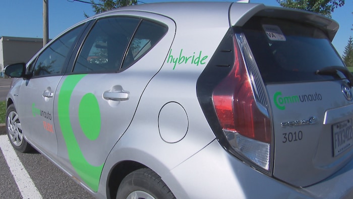 Une voiture du service d'autopartage Communauto à Québec