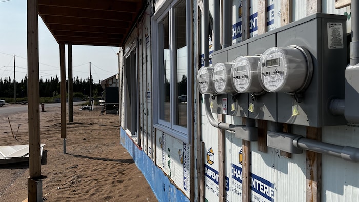 Les nouvelles constructions sur les communautés ont des compteurs communicants, comme ici à Nutashkuan.