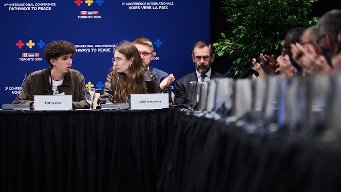 Matviy Chos (à gauche) et Dariia Tomashova, deux jeunes Ukrainiens.