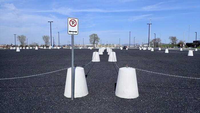 Le nouveau stationnement incitatif de Touraine en milieu de semaine. Sur la photo, il n'y a aucune voiture.