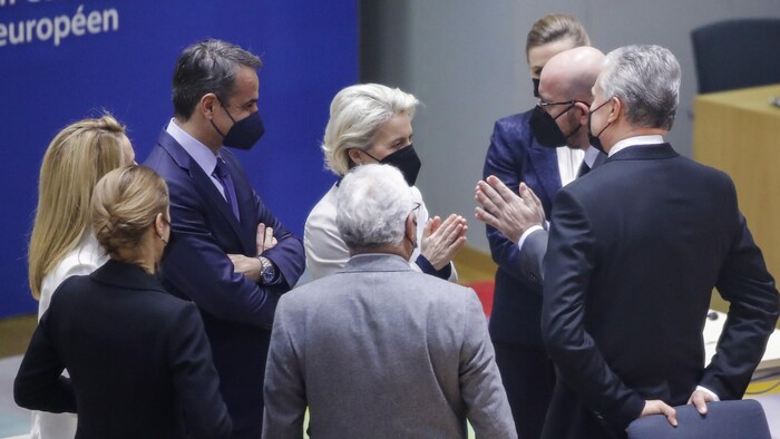 Ursula von der Leyen en conciliabule à la Commission européenne.