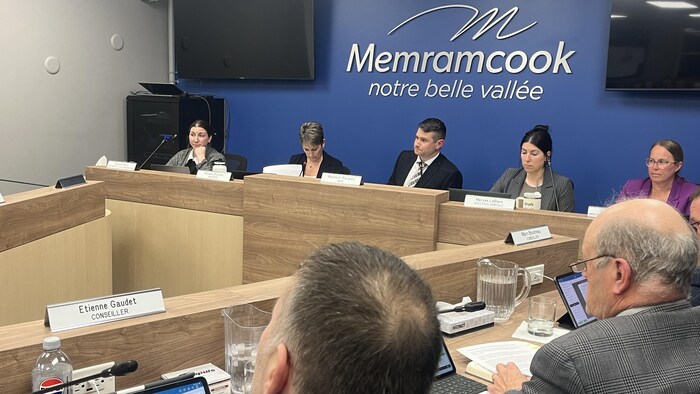 Les membres du conseil municipal de Memramcook.