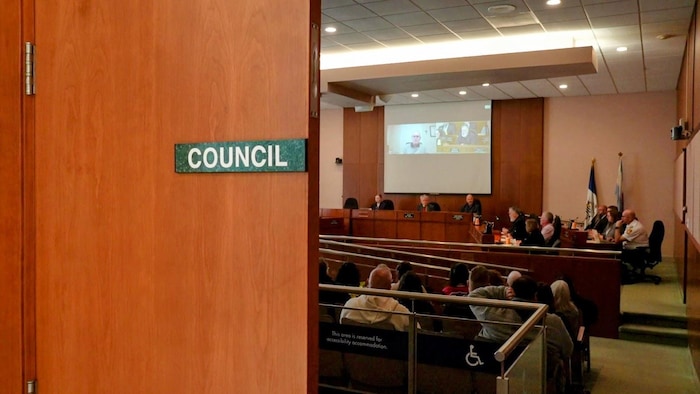 La salle du conseil municipal de Sarnia.