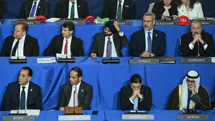 Des responsables participent à la première réunion du Conseil de paix à l'Institut Donald J. Trump pour la paix, le 19 février 2026, à Washington, D.C.