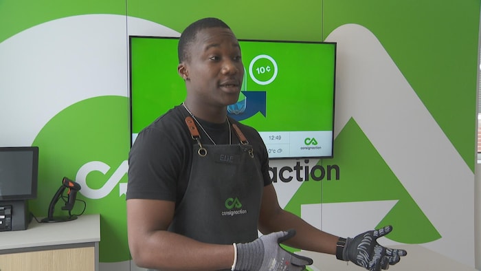 Élie Iduma, conseiller aux retours pour Consignaction.