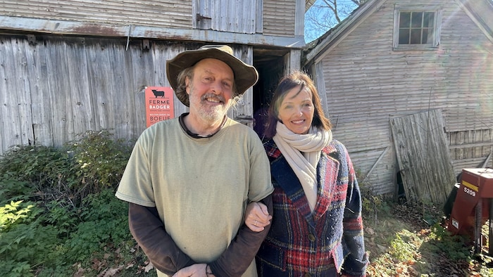 Les copropriétaires de la ferme Badger, John Badger et Manon Legros.